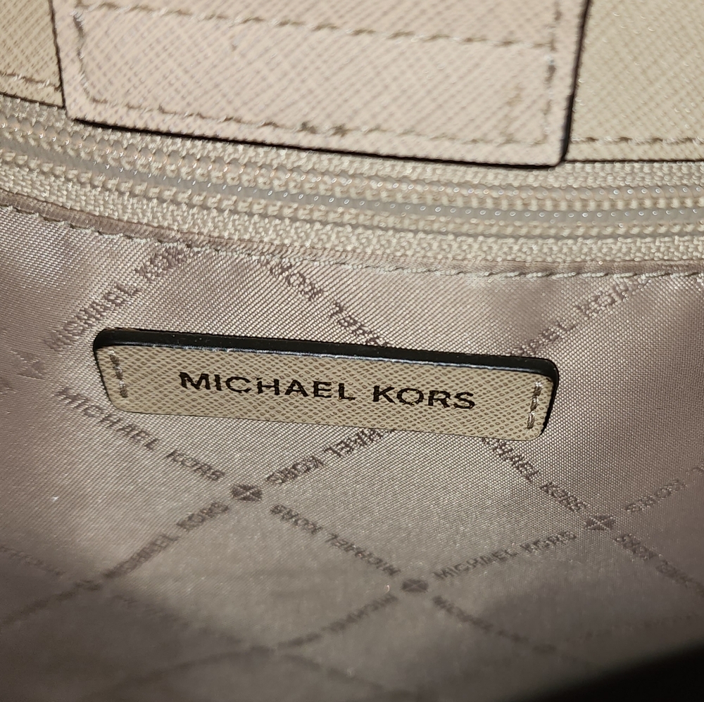 Micheal Kors Sofia Large Crossbody Bag - Picture 14 of 15